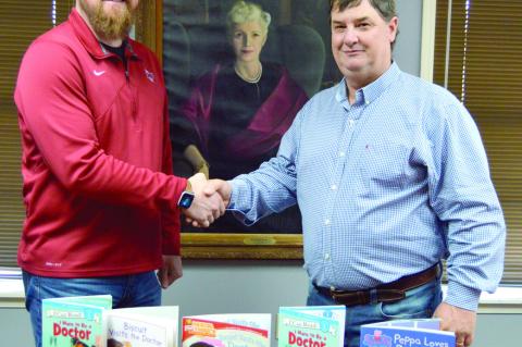 Cottonwood School distributes children’s books to healthcare facilities