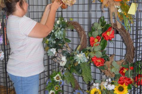 Shell’s Vintage Charm hosts grand opening and ribbon cutting